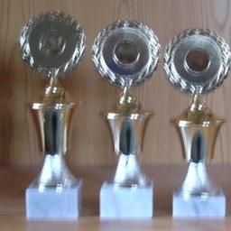 3 Pokale Kunststoff Deckel fest 19 bis 21cm #157