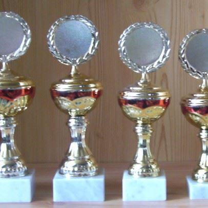 4er Serie Pokale gold-rot 22,5 bis 25,5 cm #166